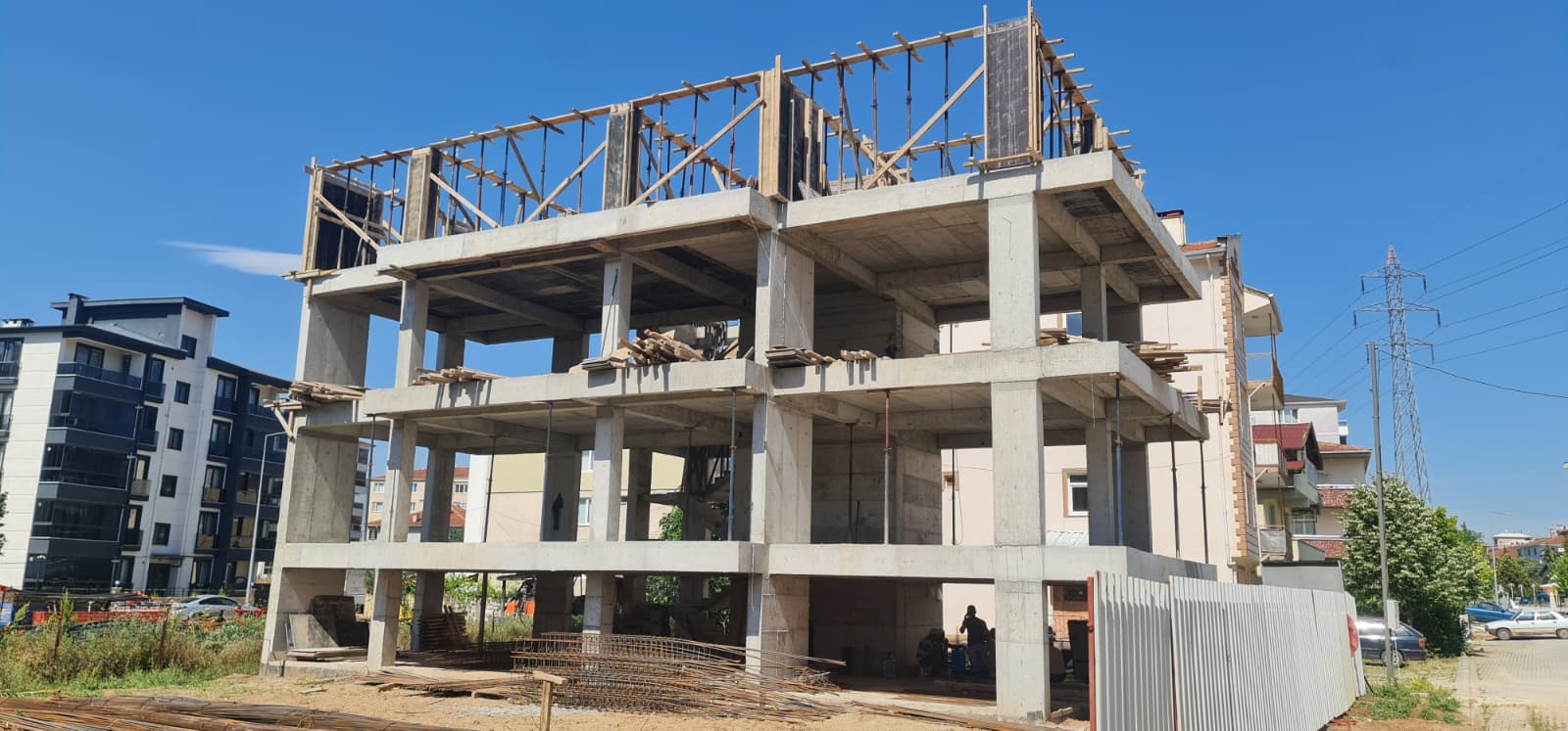 KURTULUŞ MAHALLESİ 4+1 KONUT PROJESİ